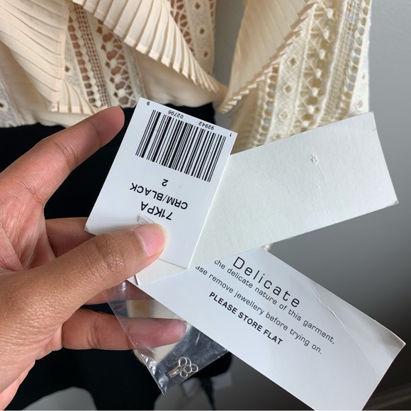 NWT French Connection | Patricia Lace Dress with Ruffles | Size 2 - Picture 6 of 10